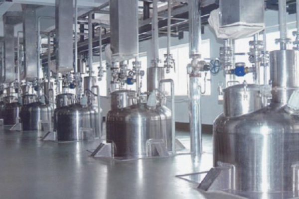 上海新型双效浓缩结晶蒸发器-华盛药化设备