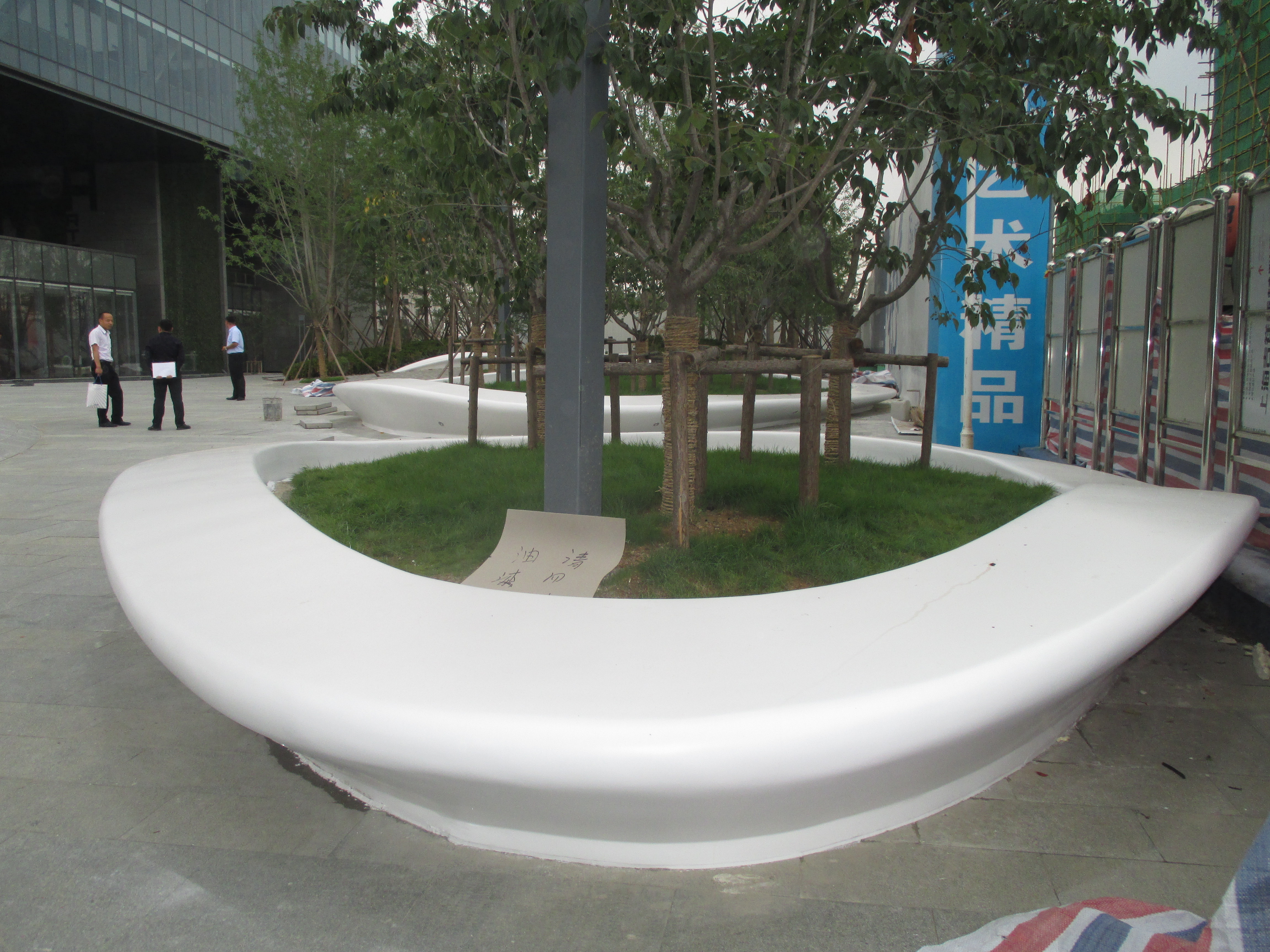 玻璃钢树池坐凳制作的常见问题和解决方法