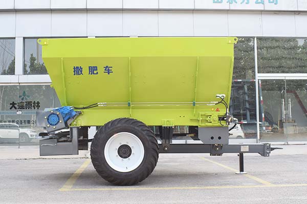 辽宁新款双圆盘扬肥机生产,干湿扬粪车图片