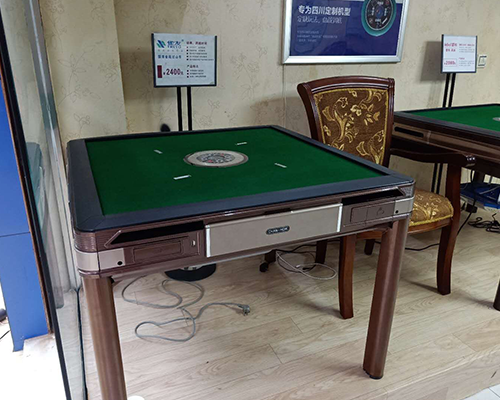 当韩国艺人看到中国的麻将机,直呼这个机器很帅!