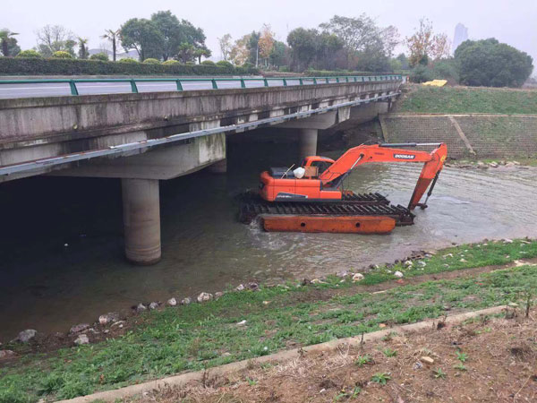 福建放心的河道清淤水挖機租賃河道清淤挖機哪家好