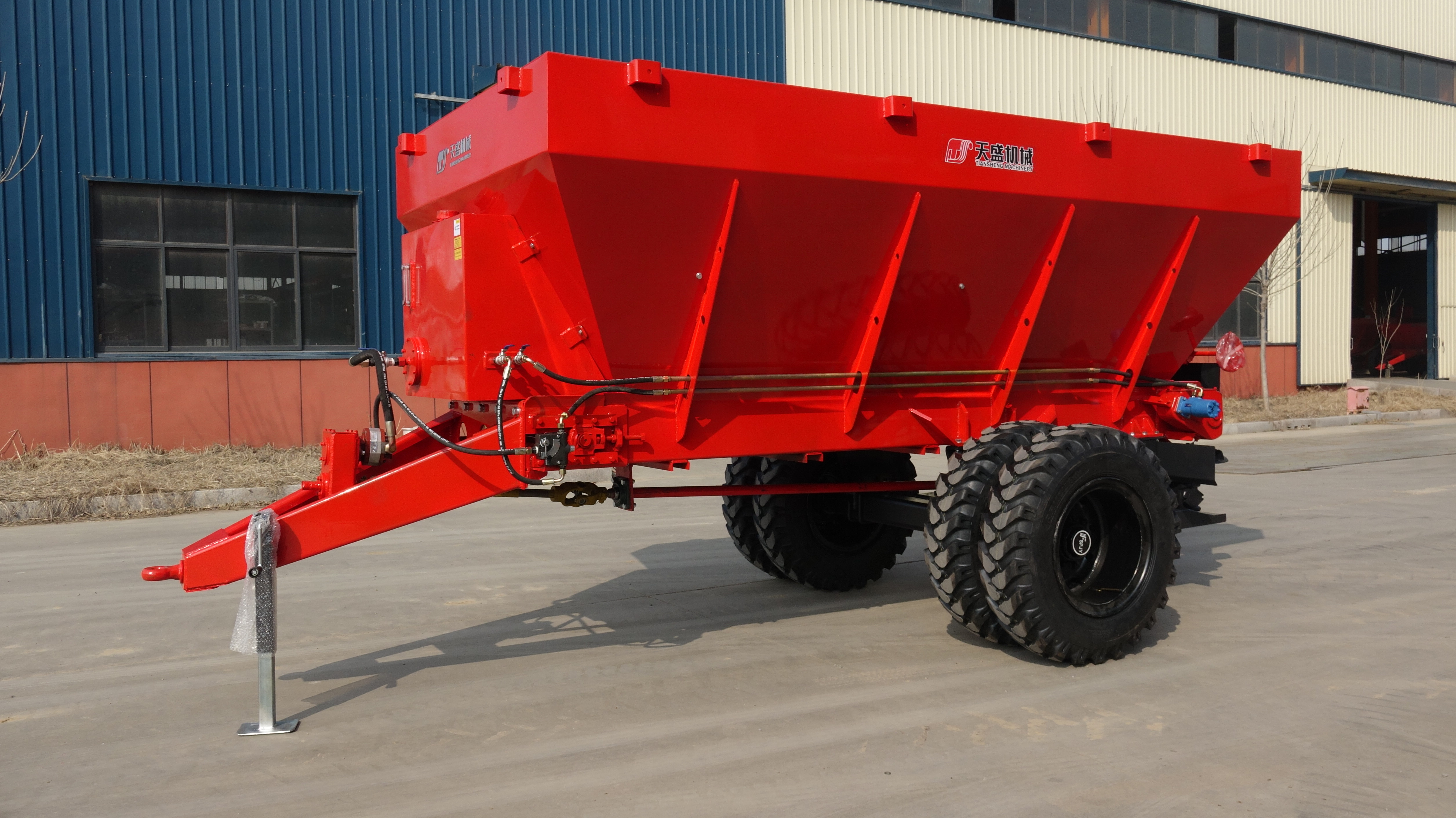 江苏大型绞龙式撒粪车图片-天盛机械-金泉网