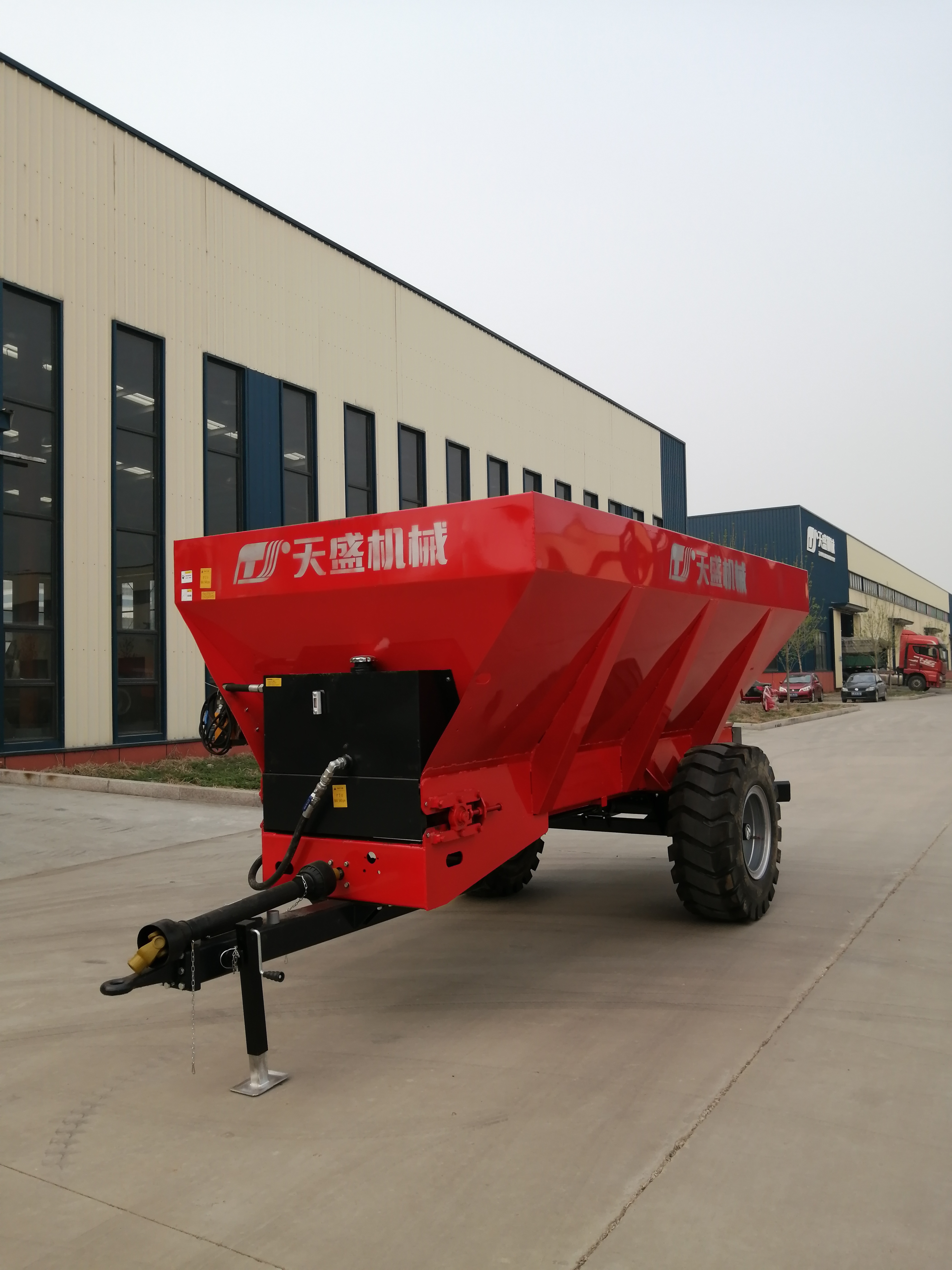 福建小型履带自动化有机肥撒粪车价格