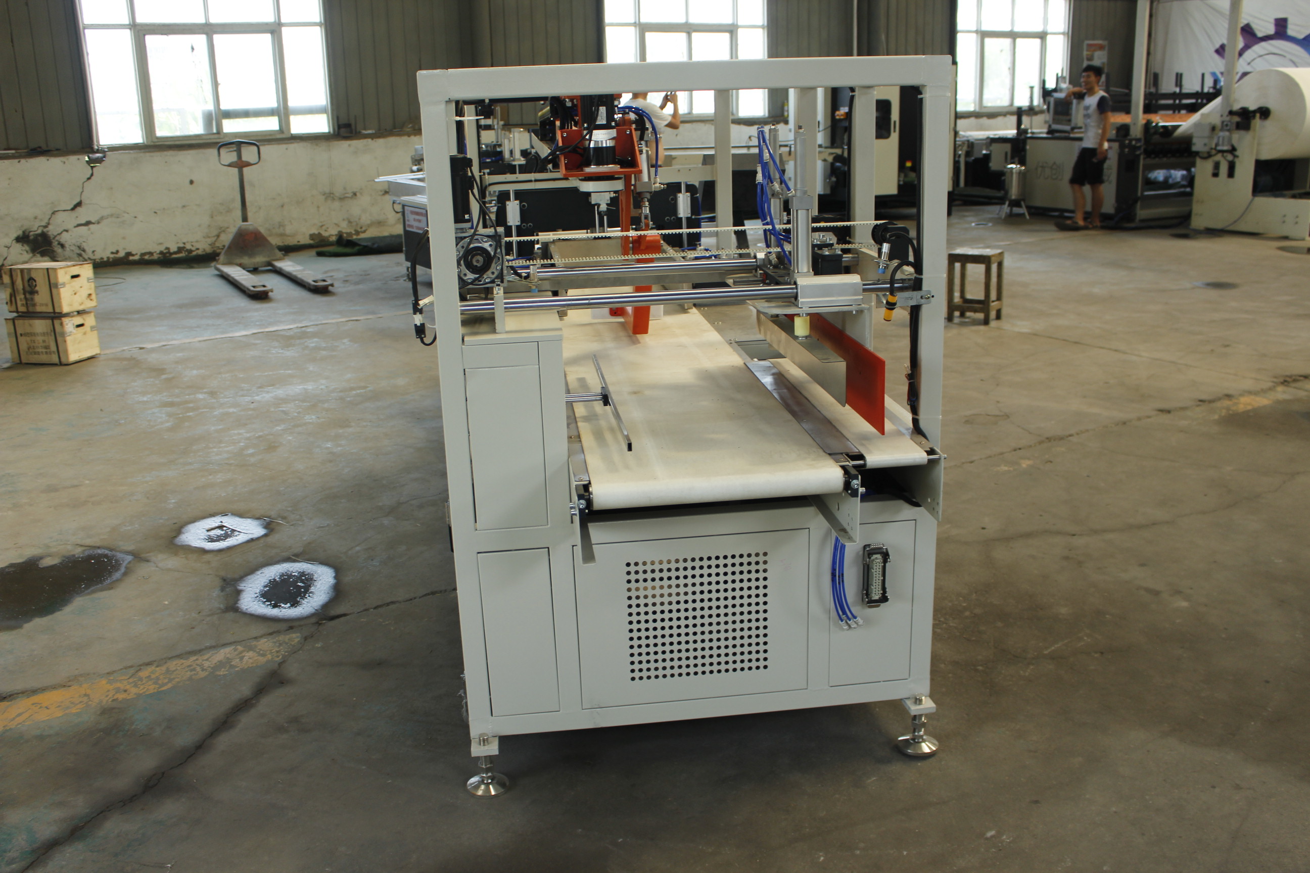 湖南全自动卫生纸封口机多少钱,高速卧式卷筒纸包装机报价