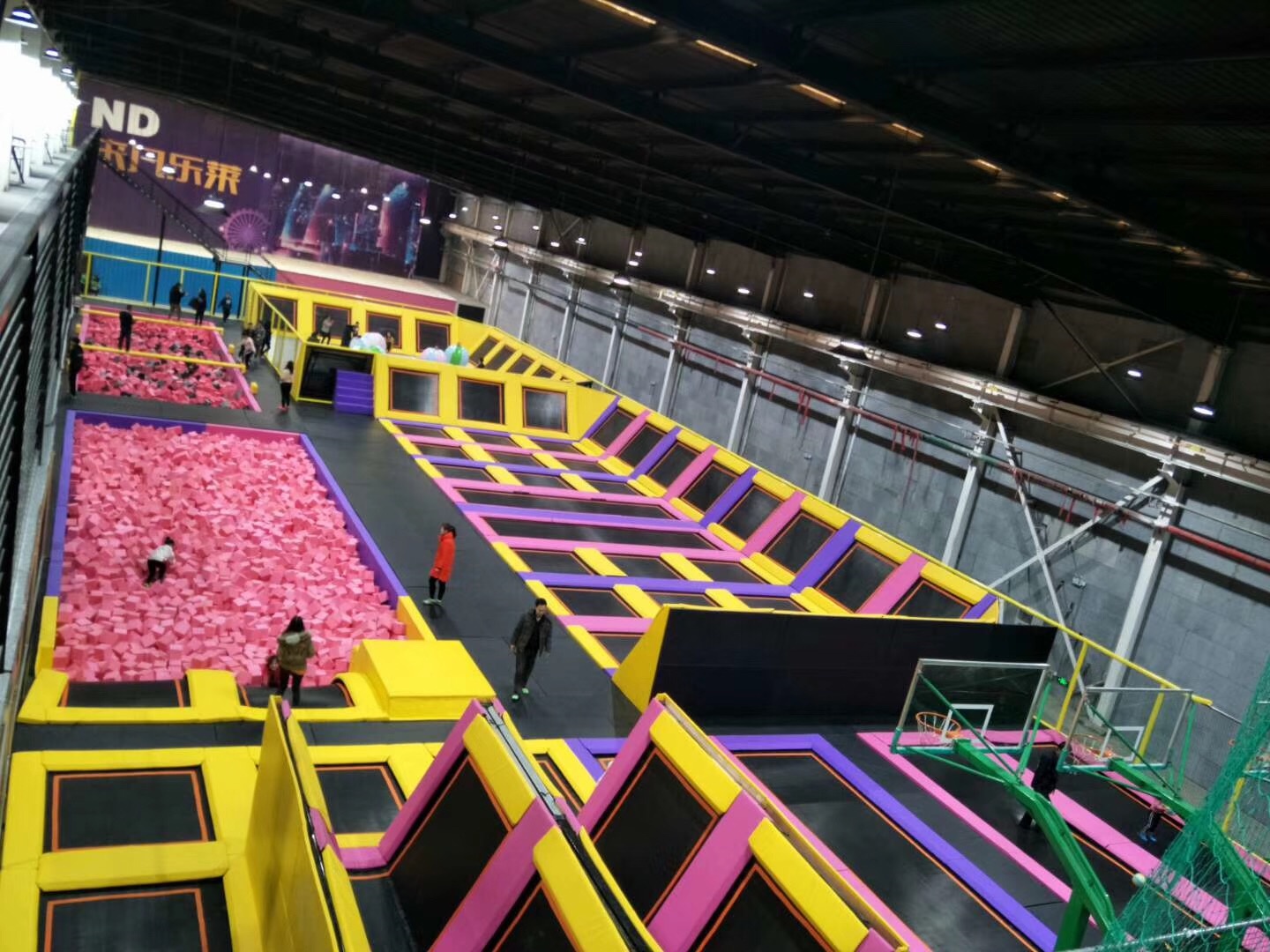 攀枝花儿童弹簧蹦床价格,大型室内蹦床供应商