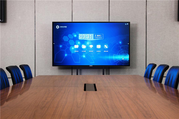 智能会议,触摸一体机等电子产品替代传统的教学形式,有电源控制器与