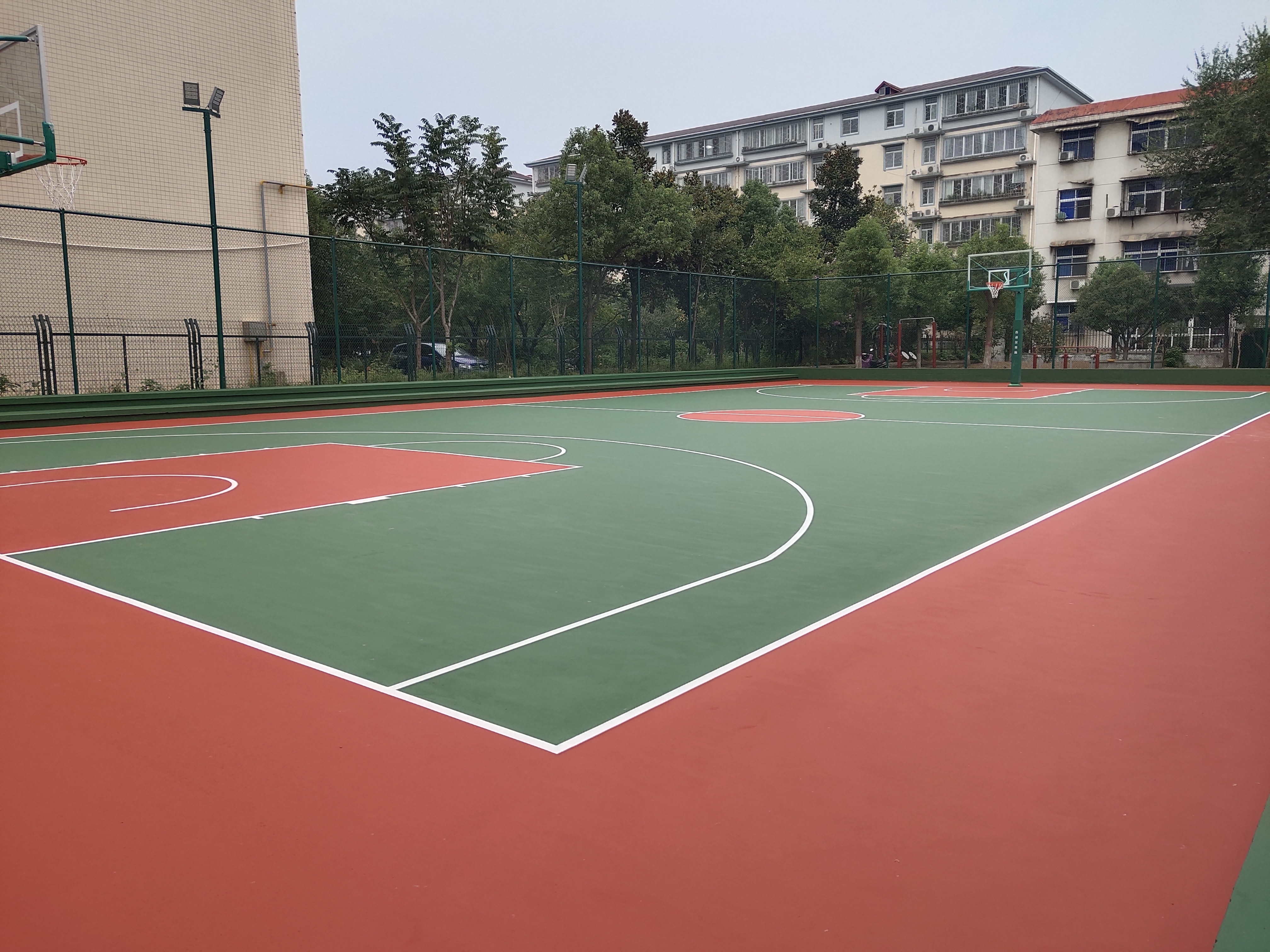 孝感排球场地设施怎么收费,篮球场地设施哪家划算-信阳羽狂体育-视听